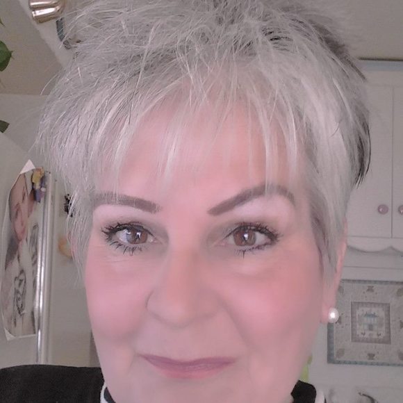 Meet your Posher, Roberta - Picture 1 of 1